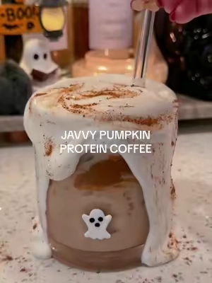 my new fall coffee obsession 🎃☕️ 10g of protein per scoop!! #javvycoffee #pumpkinseason #pumpkincoffee #javvyproteincoffee #icedcoffee @Javvy 