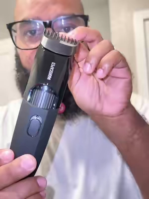 Manscaped has awesome trimmers and this one is for all the fellas with a beard they’d like to shape up! @MANSCAPED #beardtrimmer #trimmer #hairtrimmer #manscaped #beardcare 