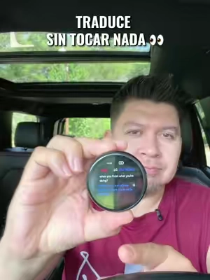 Si todavía batallas con el inglés en Estados Unidos, este AI Translator Badge puede ayudarte a tener conversaciones en tiempo real sin estar presionando botones para cada traducción. 🌎🗣️ #aitranslation #traductorinteligente #traductordeidiomas #traductor #tiktokshoprestock 