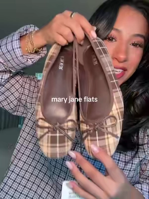 this color way is CHEFS KISS!!  #maryjane #flats #maryjaneflats #ballerinaflats #falloutfit @Cider 