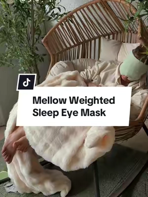 I guess that’s why they call it lights out. The light pressure & complete darkness will knock you out! 😴 #sleepmask #eyemask #weightedeyemask #sleepingtips @Mellow Sleep 