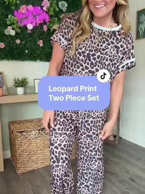 Super cute leopard print two piece set! Love the back of the top it’s like the FP look for less tops! @Novelife 