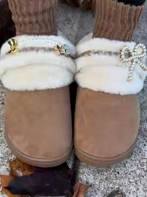Crocs vegan suede Unfurgettable clogs are perfection for fall and winter 🤎🍂☁️ #crocs #crocsunfurgettableslippers #crocsunfurgettable #crocsseptemberspotlight #tiktokshopcreatorpicks 