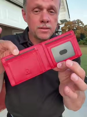 Men’s wallet. #wallet #menswallet #style #tiktokmademebuyit 