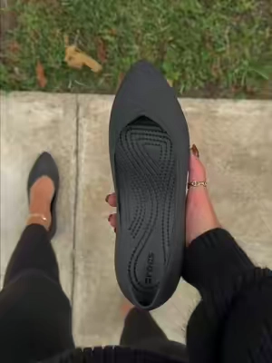 @Crocs #crocs #crocsshoes #tiktokshopstockup #CrocsSeptemberSpotlight #flats 
