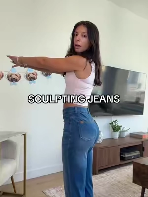 Well damn @Halara_official 👀🍑 #fallfashion #stretchyjeans #jeansoutfit #comfyjeans 