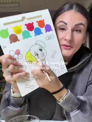 Screen free and mess free?! Say less. #toddlerfinds #waterpainting #painting #toddleractivities #screenfreeactivities 