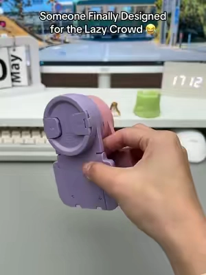 Scroll TikTok From the Remote #PUTARE#contentcreator#fyp#lazy#tiktokshopmusthaves#scrollingontiktok#remotecontrol#pageturner#camerashutter#phoneaccessoriess#tiktokshopstockup 