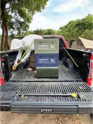 If you own a truck you need some of these.#SEESENewArrivals #ratchetstraps #retractableratchetstrap #trucktok #Outdoors #toolupgrade 