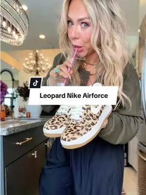 Because Leopard is a neutral 🐆 @Nike @Fly Kicks #leopardsneakers #nikeshoe #fallsneakers #sohochic 