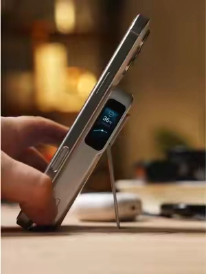 Anker just dropped something new-the MagGo 2 Pro! This time, it supports up to 25W wireless fast charging and even has active cooling built in, so it charges faster without getting too hot.#ankermaggo #anker #fastcharging #TechGadgets #tiktokmademebuyit 