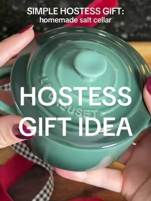 Keep it on your counter to use when cooking or to finish a dish 🤌🏻 #saltcellar #hostessgifts #hostgift #holidayseason #tiktokshopcreatorpicks 