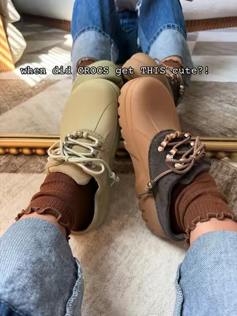 LOVING these Axle Mules from @Crocs for Fall Outfits! #crocs #crocsseptemberspotlight #falloutfits #fallaesthetic #fallshoes 