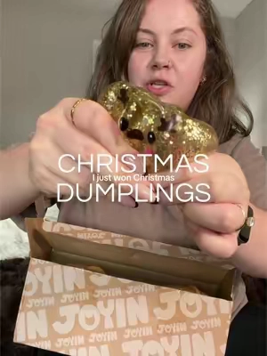 the SQUISH!! The kids are going insane for these so you got to grab them now before they’re all gone!! #kidsstockingstuffers #dumplingsquishy #sugarsquishy #squishy #tiktokshopstockup 