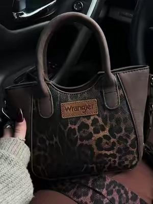 #wrangler #wranglerpurse #westernfashion #shoulderbag #purse 