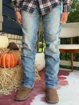 Chulada de pantalones!!😮‍💨🔥 #pantalonesparahombre #bootcutjeans #hombres #ropaparahombre #outfitvaquero 