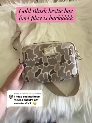 Replying to @Hannah ☀️ I waited 3 months for fowl play to come back in stock. Don’t be like me- get it nowwwww ladies #bestiebag #goldblush #fowlplay 