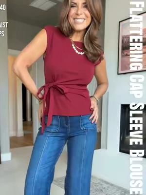 Work, date night or church. Truly a top you’ll get a ton of use out of and feel amazing while wearing it. #blouse #workwear #datenightoutfit #wraptop #corporateoutfit 