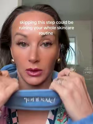 @Prequel cleansers are some of my all time favorite cleansers - as someone with dry skin, a cleanser that can get my skin squeaky clean without drying or stripping is huge. (And it’s affordable)