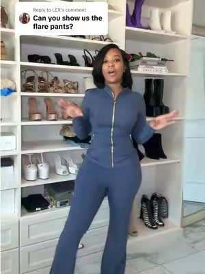 Replying to @LEX  Flare yoga pants and zip up 
