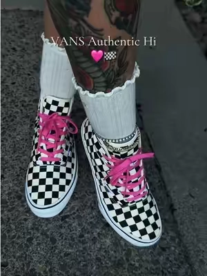 FINALLY RESTOCKED 🤩 I wouldn’t wait to grab your size babes 👏🏼 @vans #vans #vansauthentic #hightops #checkered 
