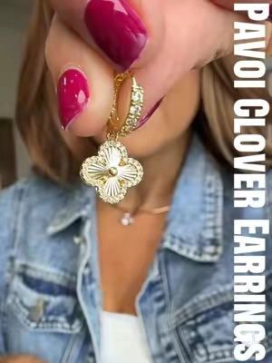 Pavoi has done it again 🤌🏼✨ #pavoijewelry #pavoiearrings #pavoijewelry #cloverjewelry #daintyjewelry 