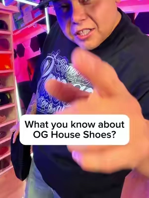 Comfy with a thick sole #houseshoes #houseslippers #pantunflas #shakawearhouseshoes #shakawear 