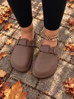 clogs but like walking on a cloud ☁️🫶🏼🤎@Cushionaire #clogs #clogshoes #cloudslippers #comfyshoes #slides 
