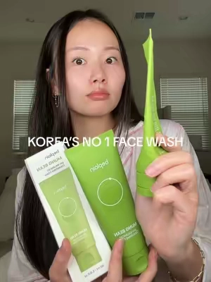 1000% WORTH the hype, need this is a gallon bottle 😭 #beplain #sensitiveskin #acneproneskin #facewash #tiktokshopcreatorpicks  