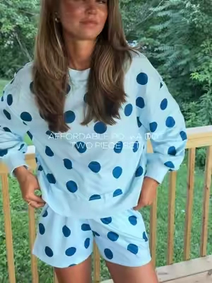 polka dots and the blues!! perfect!! #affordablefashion #falltransitionoutfit #matchingset #comfyoutfit #twopieceset 
