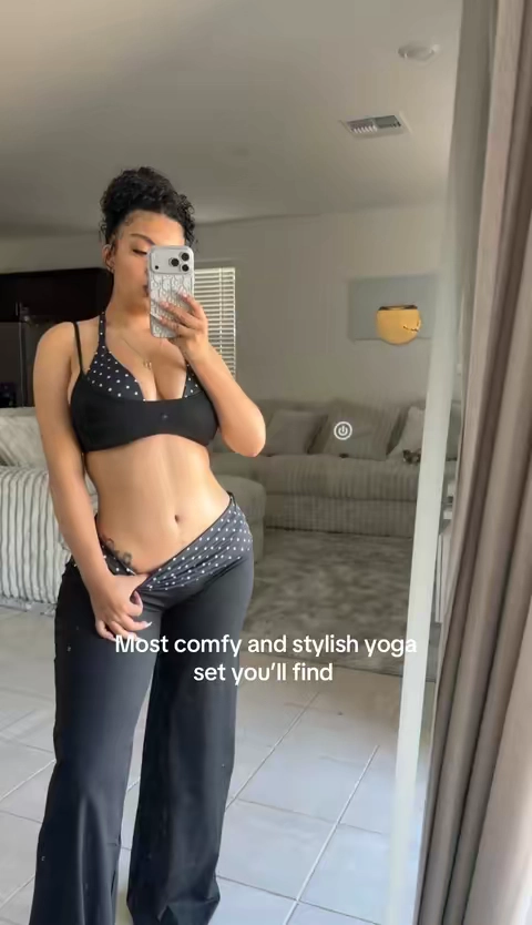 This two piece yoga set you’ll be obsessed with! I have it in two colors!  #yogaset #gymset #twopieceset #tiktokshopstockup #tiktokshopcreatorpicks 