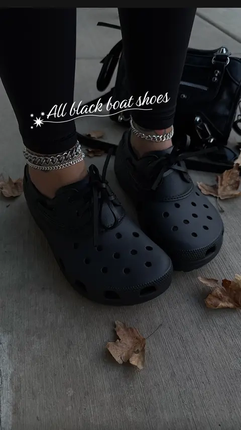 SO GOOD 😮‍💨🖤 true to size! If you are a half size then size up @Crocs #crocs #falloutfitinspo #falloutfits #altoutfits #altmom 