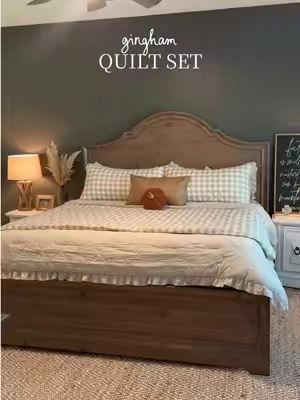 So obsessed 🍂🤎 full king-size quilt set — I just styled it folded at the end of the bed! #gingham #quilt #bedding #comforter #beddingset 