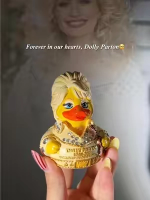 It’s more than just a figurine—it’s an emotion. Only true Dolly Parton fans understand this feeling. 🥹🤍#DollyPartonFans #CountryMusic #CountryMusicLegend #DollyPartonForever #DollyParton