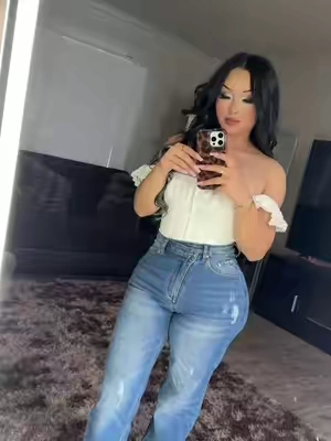 🤍 #lacecorset #crossoverjeans #widelegjeans #denim #OOTD 