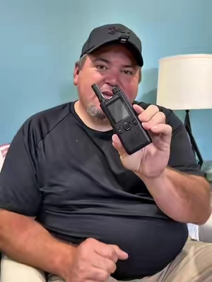 Still using walkie-talkies with limited range?! 📻😳 The Alervites AT1 PoC Walkie Talkie advertises communication up to 5,000 miles using cellular coverage! Features multiple groups, fast team setup, included batteries & advertised lifetime service with no hidden fees! Perfect for logistics, work crews & outdoor adventures where coverage is available. Tap the cart to check it out! #WalkieTalkie #Alervites #TechFinds #tiktokshopstockup #tiktokshopcreatorpicks 