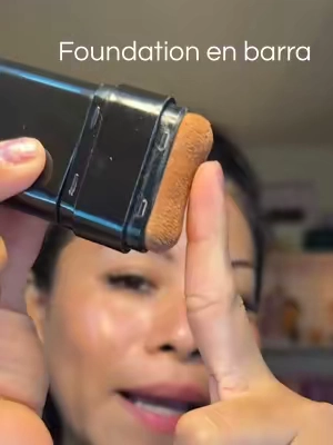 Respuesta a @Una cuka ROSA base de maquillaje en barra #blackfriday #concealer #foundation #fyp 