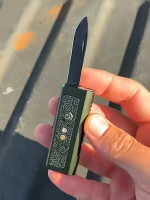 The brand-new OKNIFE MK Multitool is here with multiple lights, a folding blade, magnetic screwdriver bits, and three color options. #OKNIFE #Multitool #EDC #Tools #NewRelease
