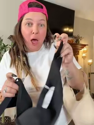 never understood doing this unless you compare it, so here ya go! 🫠🫠 comparing the new shapermint jelly bra everyone’s been talking about to a regular bra.  #wirelessbra #jellybra #liftingbra #shapermint #tiktokshopstockup @Shapermint putting your new jelly bra to the test. 🤸