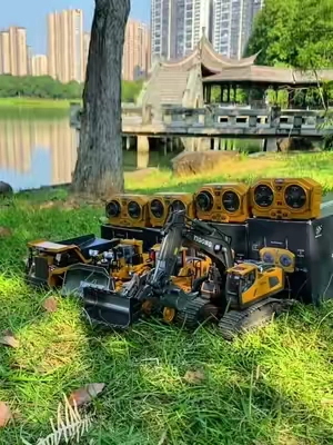 Come on! Let's spend a happy weekend outdoors together!🤩🥰🎁🚜🎮#rcexcavator #tiktokshopstockup #Akeleo #rccar #kidstoys 