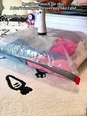 Packing made simple, saving space has never been easier!
#PackingMadeEasy #TravelHacks #VacuumSealer #SpaceEfficient #fyp 