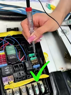 The fuse box used by professional auto repair shops#driver #tips #shopping #car #carknowledge 
