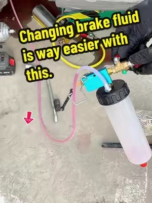 💥Changing brake fluid  is way easier with this.👍 #brakefluid #carmaintenance #cartools #carrepair #fyp 