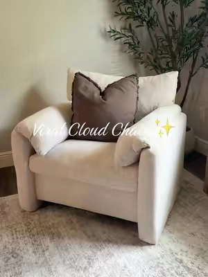Oversized, so soft and cozy, and such a pretty accent chair 🤍 #accentchair #homefurniture #homedecor #livingroomfurniture 