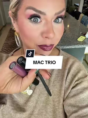 Literally the perfect fall lip combo🍂 @M·A·C Cosmetics #lipcombo #lipstick #maclipcombo 