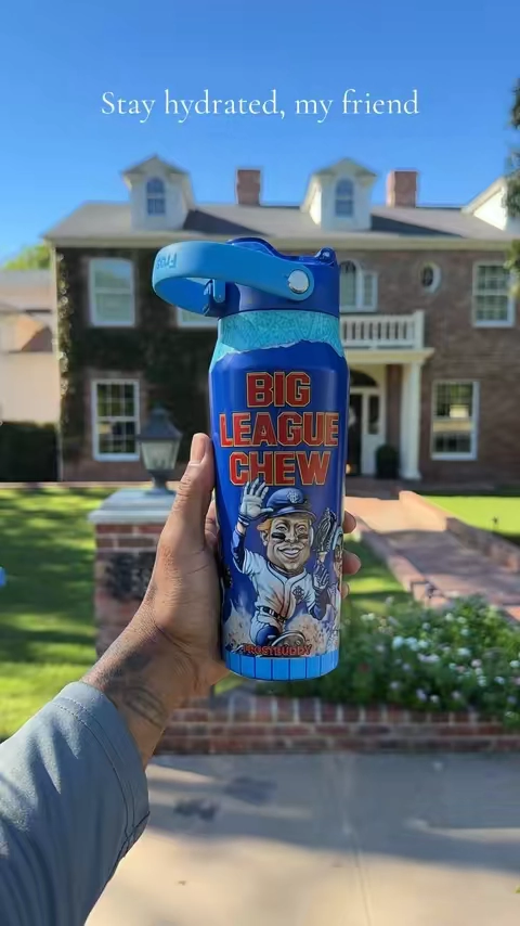 I feel like I drink more water anytime I have one of these cups #cups #bottles #TikTokShopFallDealsForYou #tiktokshopcreatorpicks 
