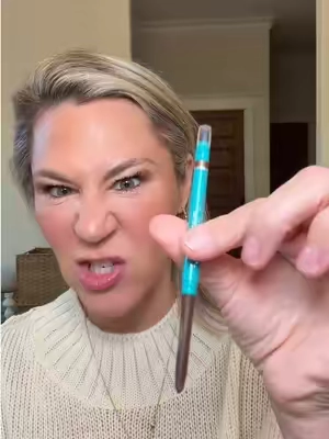 I just restocked my favorite eyeliner, it glides on so smooth and gives my eyes the pop I’m looking for ✨ #Eyeliner #eyelinertutorial #thrivecausemetics #eyemakeup #mommakeup 