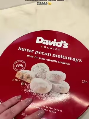 A hot coffee & a couple of these 🤤 #davidscookies #cookies #shortbread #sweettreats #christmasgiftidea 