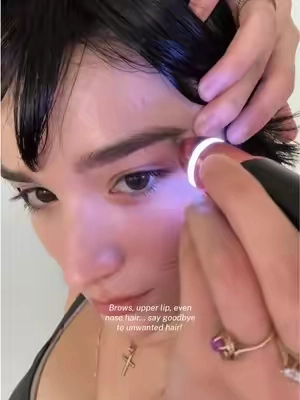 One tool for brows, upper lip & nose hair—Easy and gentle! #browtrimmer #beautytool  #hairremoval #tiktokshop #beautyfinds 😌✨💗 