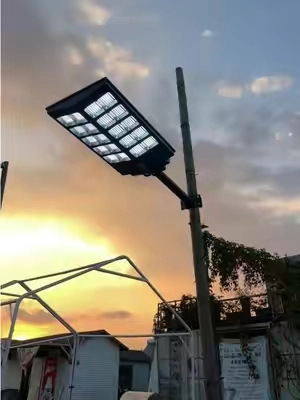 ¡Iluminación GRATIS todas las noches 🌙 gracias a la energía solar! Ahorra en la factura de la luz y disfruta de iluminación gratuita para tu espacio exterior 🏡✨ ¡Y sigue a la tienda para conseguir un cupón de descuento adicional de 5 $!_#sohochic #outdoorlights #solarlights #tiktokshopstockup #solarstreetlight 